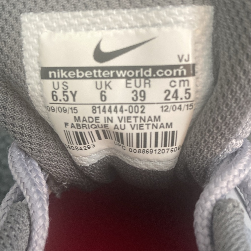NWT Nike Sneakers - Picture 3 of 3